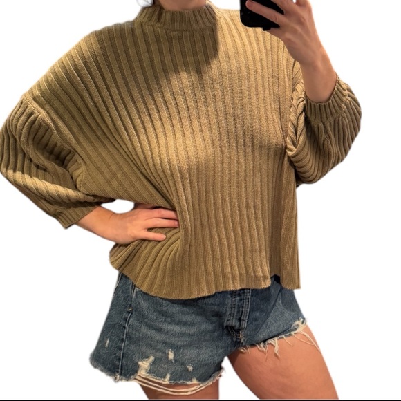 UO Mock Neck Sweater - Picture 4 of 8